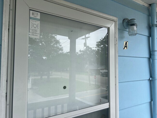 Foto del edificio - Walk to the Beach - 2 Bedroom, 1 Bath, Unfurnished, 2nd Floor Apartment! Available Soon!