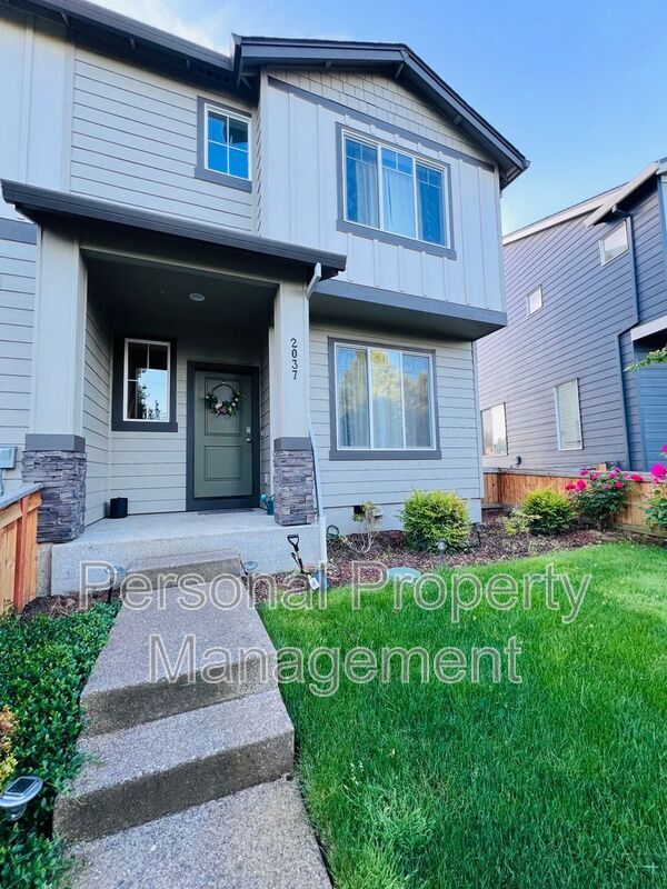 Foto principal - 2037 NE 4 Seasons Ln