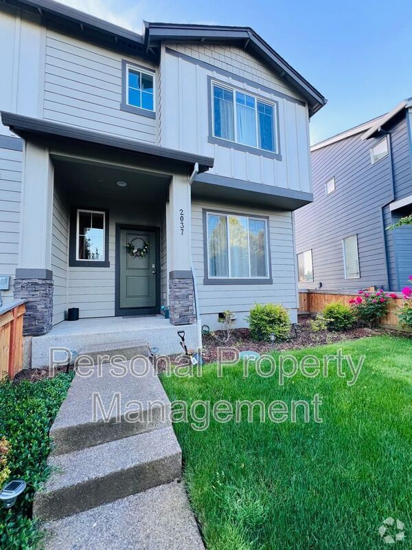 Building Photo - 2037 NE 4 Seasons Ln