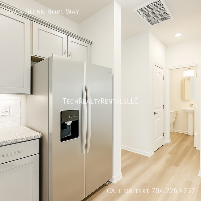 Building Photo - 3204 Glenn Hope Wy