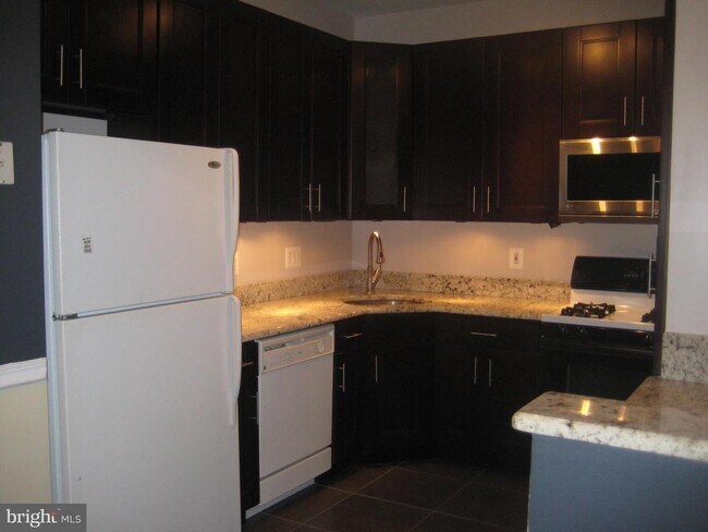 Building Photo - 19545 Caravan Dr