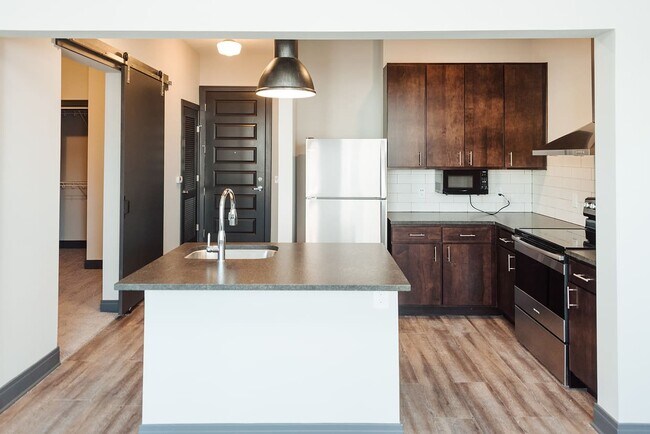 Foto del edificio - 1320 3rd Ave N
