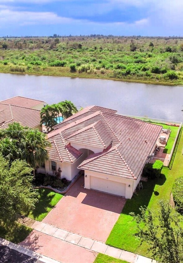 Primary Photo - 3360 SW 195th Terrace