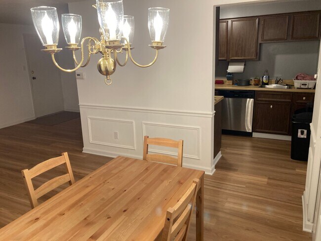 Foto del edificio - 2469 Brook Ledge Rd
