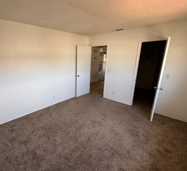 Dormitorio 1 - 3071 Juniper St