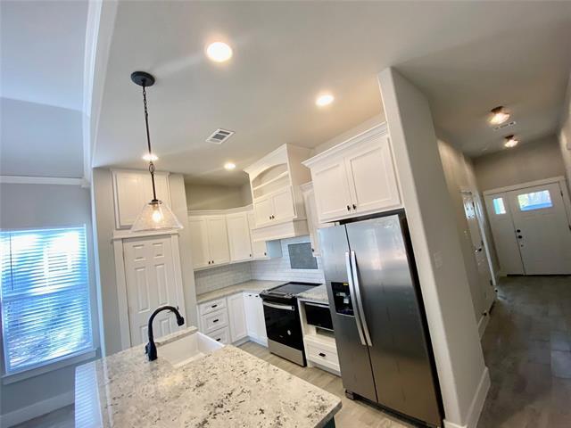 Building Photo - 411 Cleveland Rd