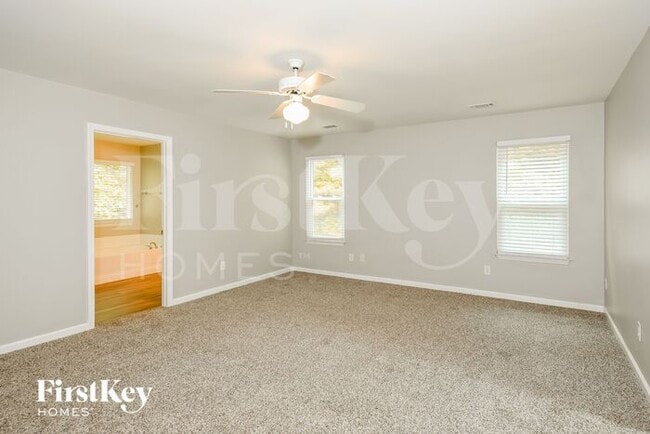 Foto del edificio - 4850 Meadow Overlook Dr