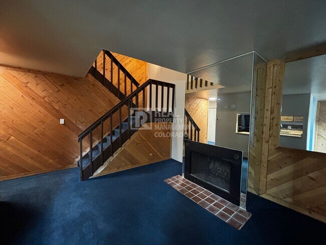 Building Photo - 8487 Everett Way