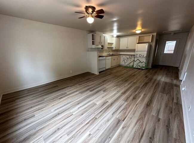 Foto del edificio - 2 Bedroom For Rent In Santa Clara