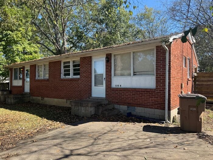 Remodeled Madison Brick Duplex!! 2/1 Large... - Remodeled Madison Brick Duplex!! 2/1 Large...