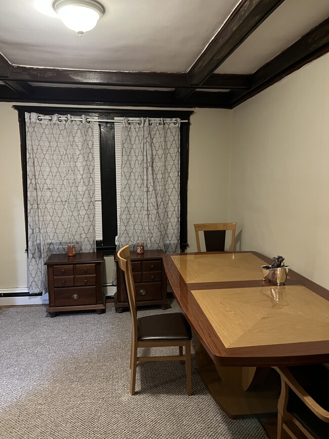 Building Photo - 1059 Hunterdon St