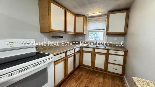 Building Photo - 206 Maine Ave