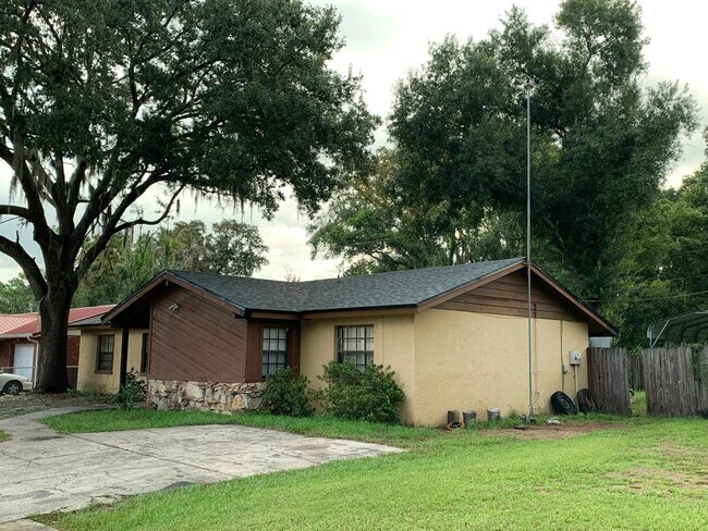 Foto del edificio - 709 Ponderosa Dr E