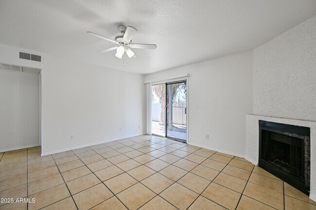 Building Photo - 10802 N 16th Ave