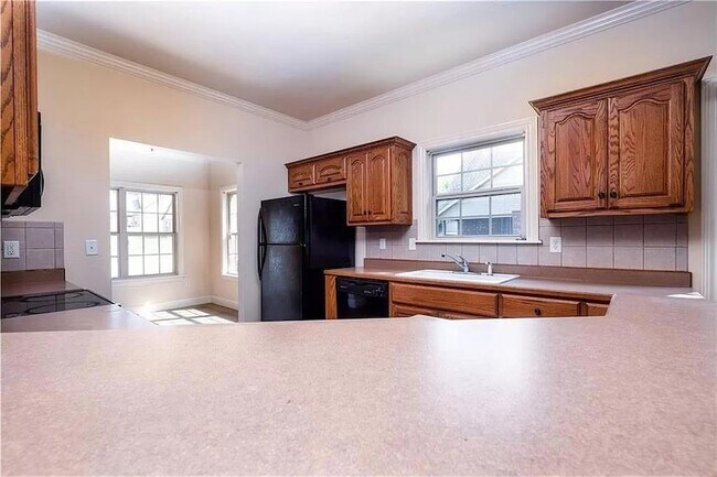 Foto del edificio - 1834 W Creekmore Dr