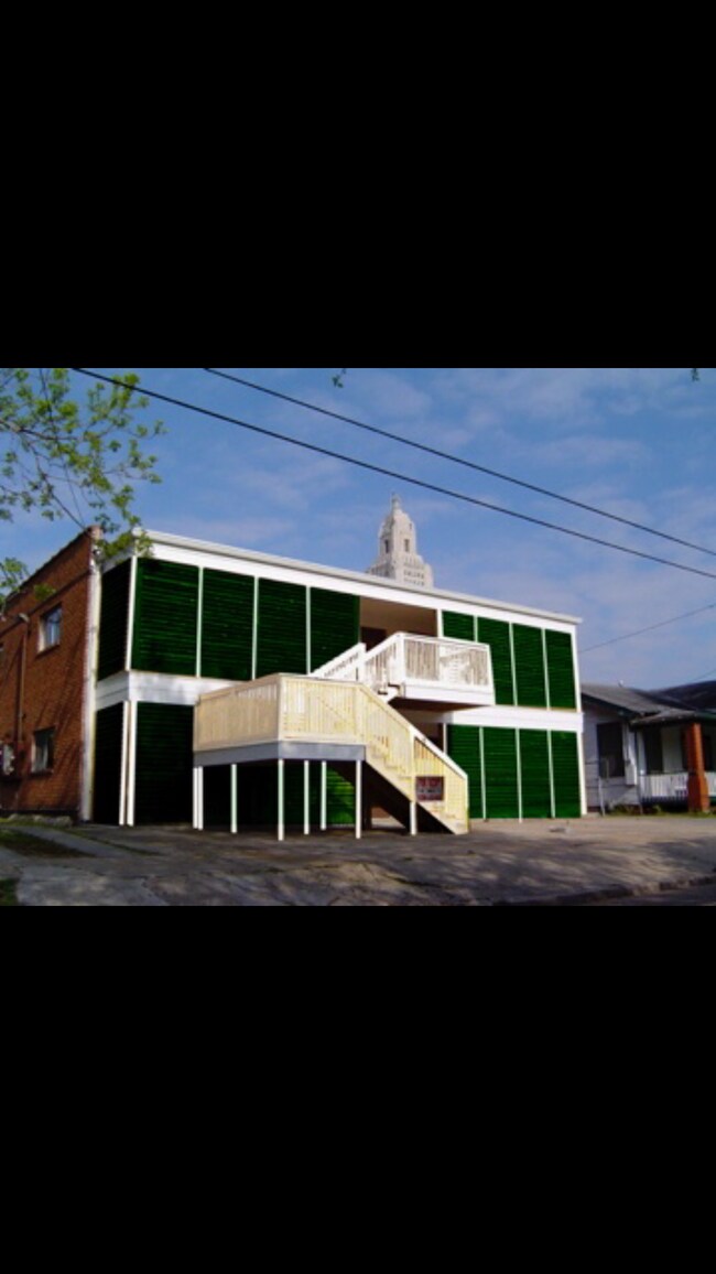 Building Photo - 837 N 6th St