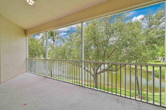 Building Photo - **Coach Home in Jonathans Bay - 3/2 + Den -  Water Views - 2 Car Garage**