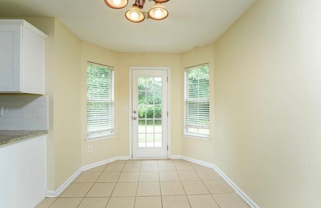 Building Photo - 3473 Cameo Ct