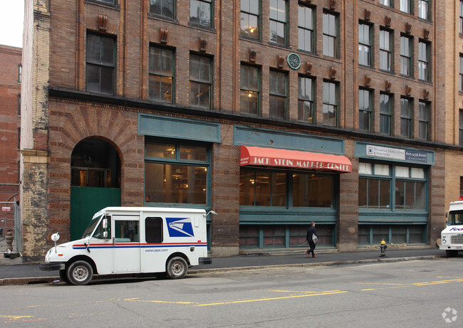 Building Photo - FP3 Lofts & Restaurants @ Fort Point