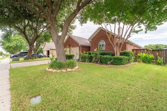 Building Photo - 2324 Crestridge Dr