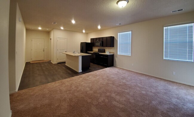 Building Photo - 3bed 2 bath Energy Efficient Home!