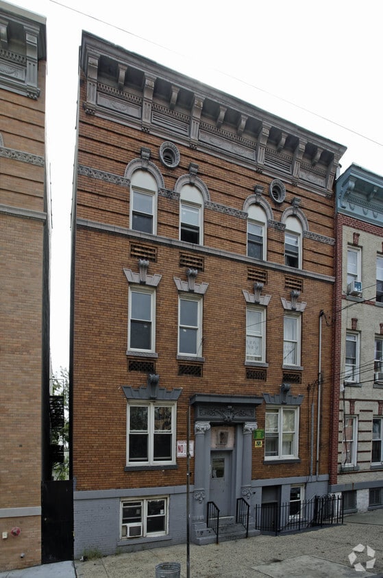 Building Photo - 234 Van Horne St