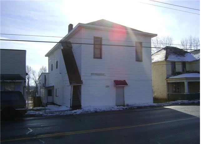Primary Photo - 131 E Main St