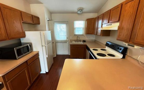 Foto del edificio - 22125 Glenwood St