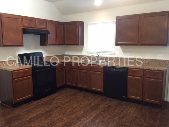 5563 Latta Plantation Dr Katy Tx 77449 House For In Building Photo 5563 Latta Plantation Dr
