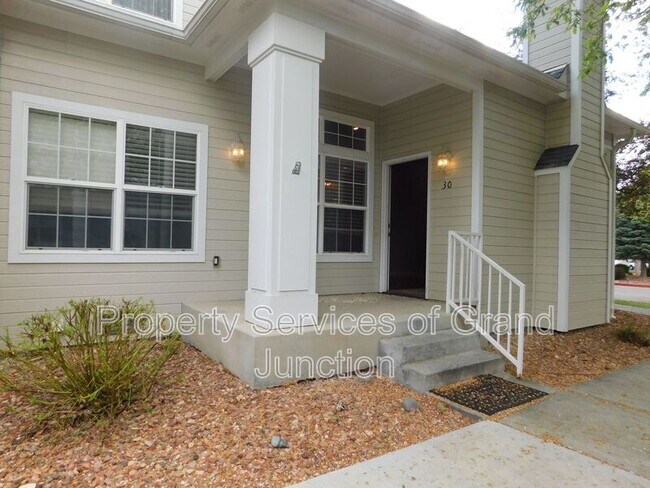 Foto del edificio - 785 Glen Ct