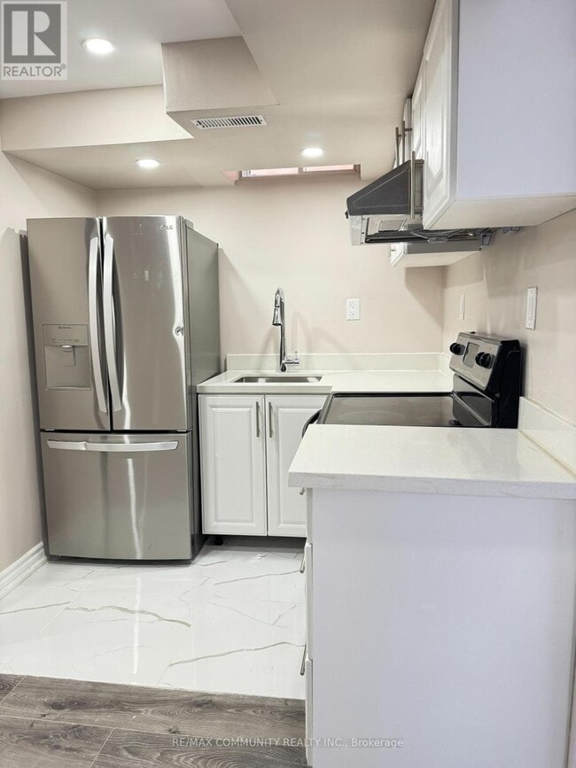 Building Photo - 36 Foothill St