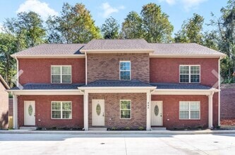 Building Photo - 453 Oak St