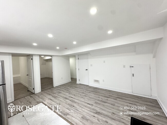 Photo du bâtiment - Modern 2-Bedroom Basement Apartment with In-Unit Laundry – Brampton