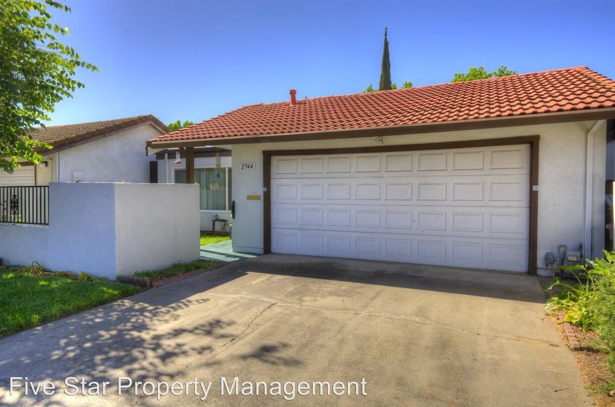 Primary Photo - 3 br, 2 bath House - 2744 El Pasado Dr