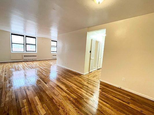 Foto principal - 1 bedroom in Bronx NY 10463