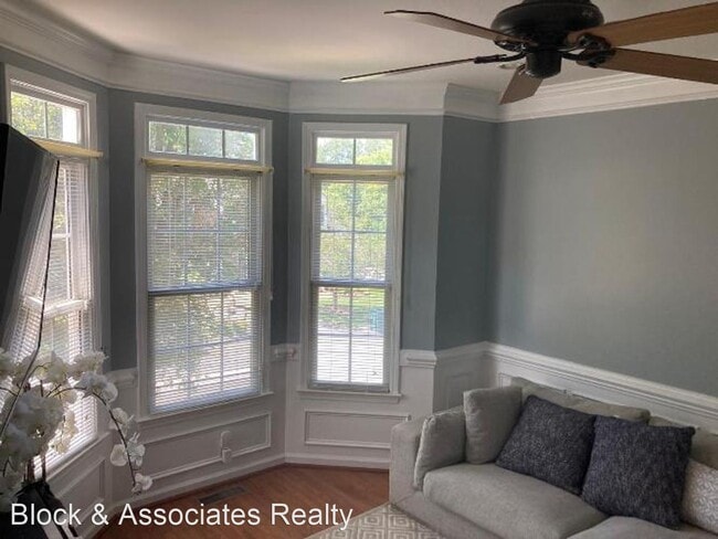 Building Photo - 4 br, 3 bath House - 608 Oxboro Circle