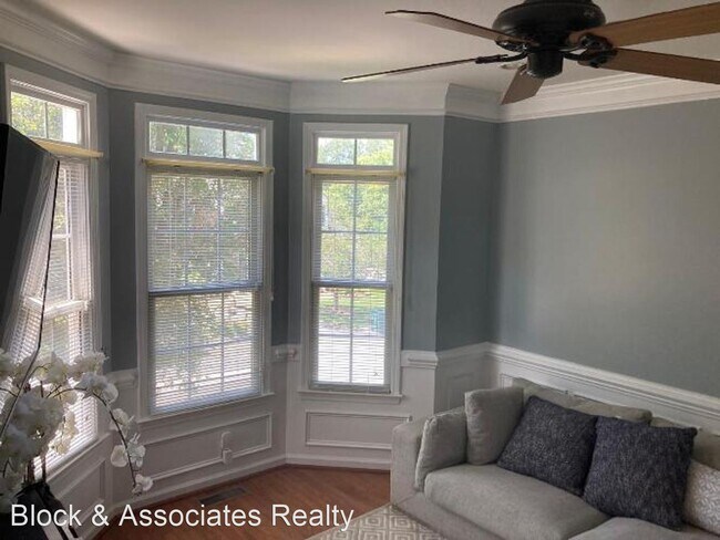 Foto del edificio - 4 br, 3 bath House - 608 Oxboro Circle