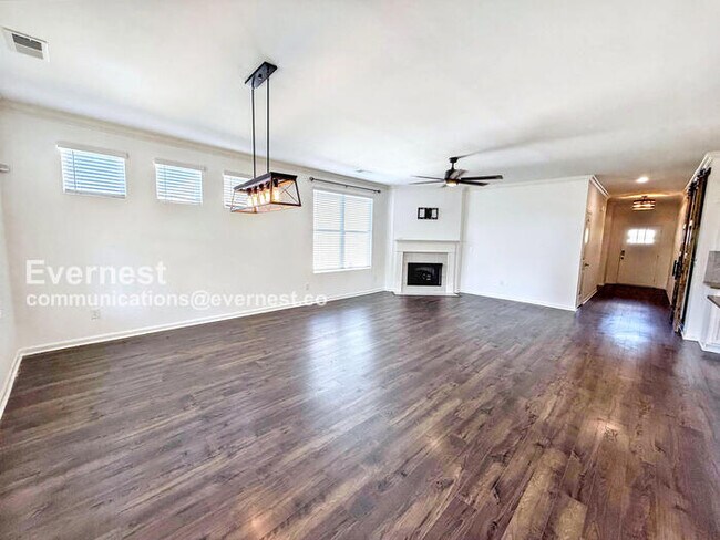 Building Photo - 4008 Park Crossings Dr