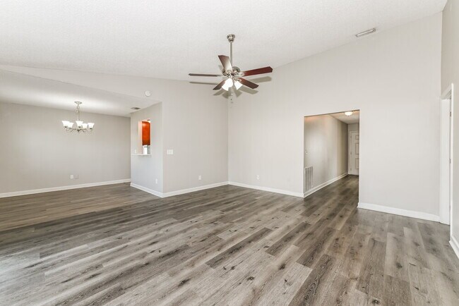 Building Photo - 7974 Amandas Crossing Dr E