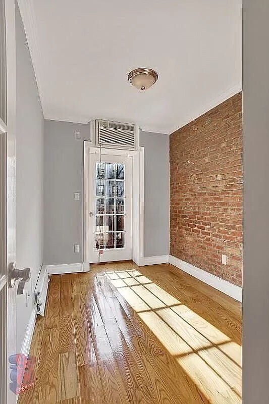 Building Photo - East 9th Street