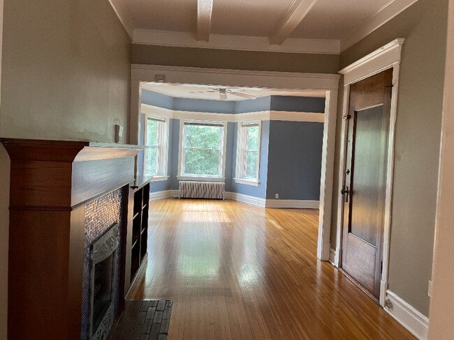Building Photo - 326 S Ridgeland Ave