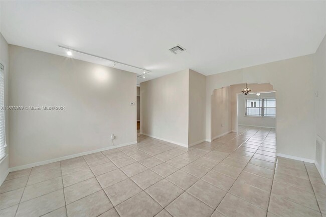 Foto del edificio - 360 SW 48th Ave