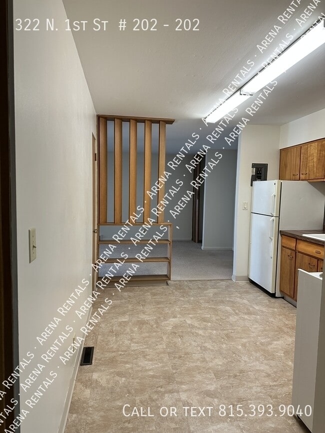 Foto del edificio - 322 N 1st St