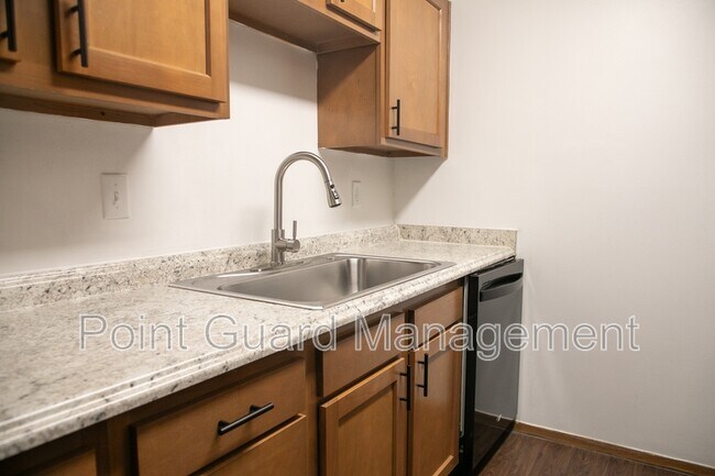 Building Photo - 7110-7122 Jones Circle - 7120-11