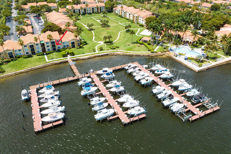 yacht club way hypoluxo fl