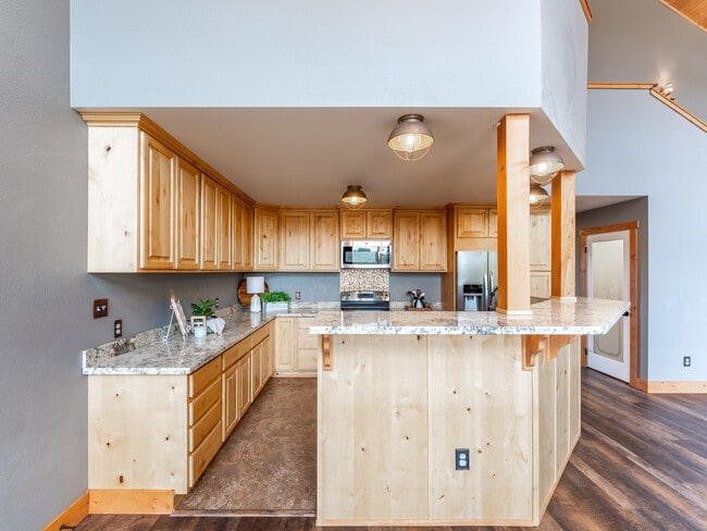 Foto del edificio - 117 Hummingbird Rd