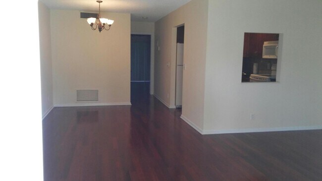 Foto del edificio - 2413 Lowson Blvd