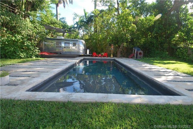 Foto del edificio - 140 NW 88th St
