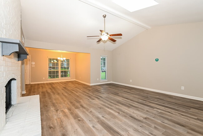 Building Photo - 1814 Uvalde St