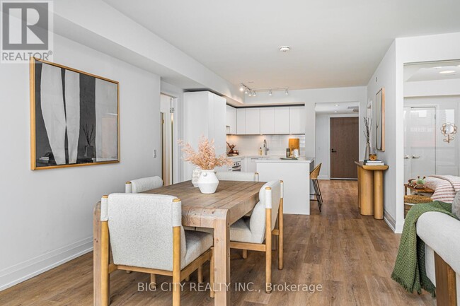 Building Photo - 36-336 Brentcliffe Rd